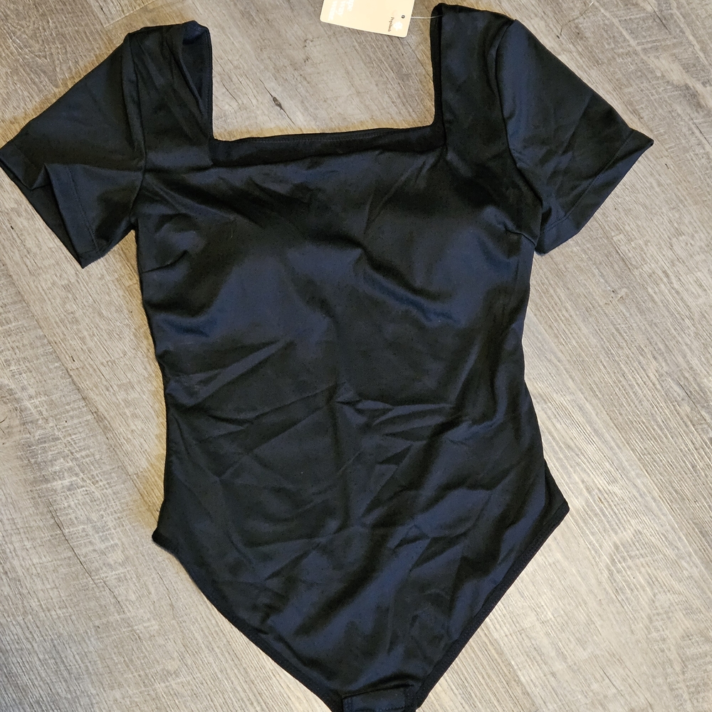 Popilush Black Short Sleeve Bodysuit -Shapewear Sm/Med.